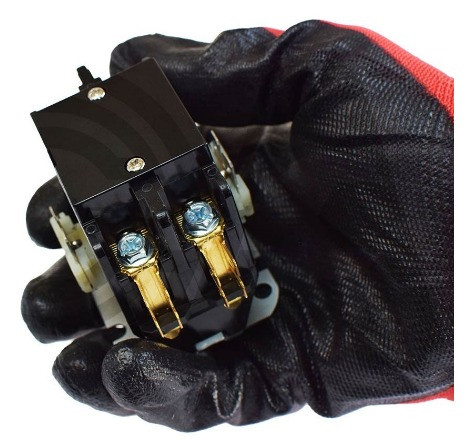 کنتاکتور کولر گازی با جریان 30 آمپر و بوبین 220 ولت